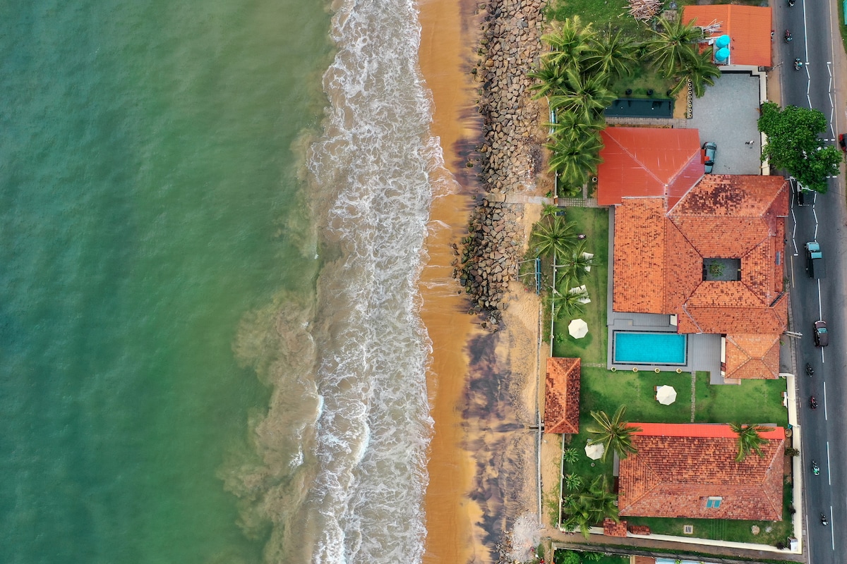 Ivy Beach, villa y océano en Boossa